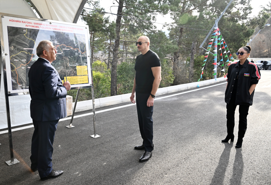 Le président Ilham Aliyev et son épouse Mehriban Aliyeva participent à la réouverture d’une route rénovée dans la région d'Aghdéré MIS A JOUR VIDEO