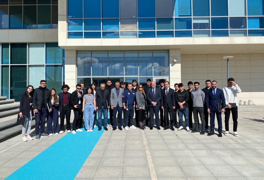 Azərbaycanlı tələbələr Türkiyənin peyk texnologiyaları ilə tanış olublar