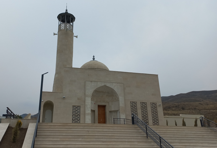 La nueva mezquita en Suqovuşan acogerá a 100 Personas para el rezo