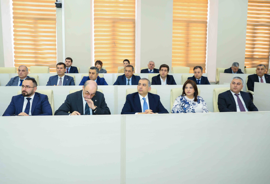 UNEC-in ikinci rektoru olmuş Rəşid Qayıbovun xatirəsinə həsr edilən tədbir keçirilib