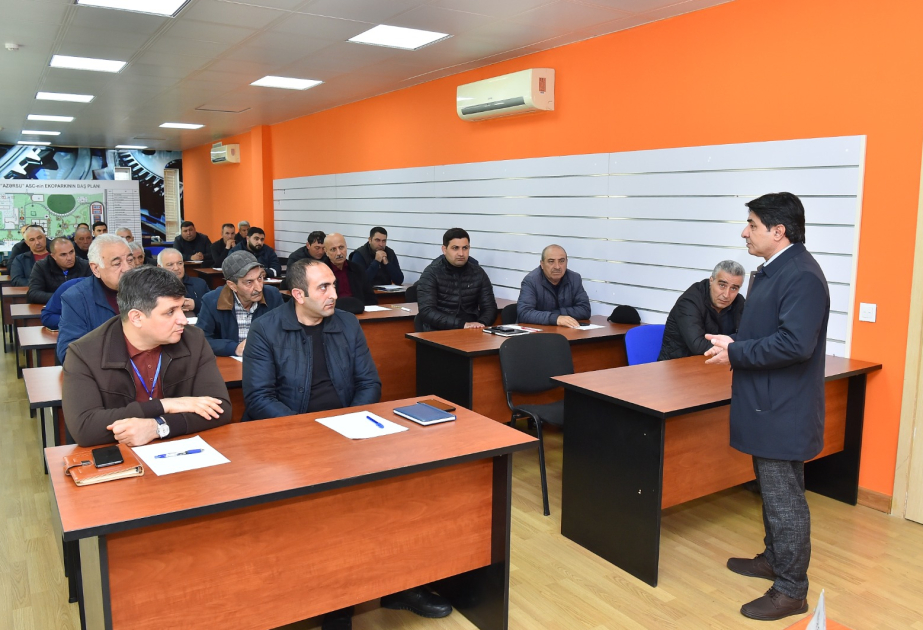 Su təchizatına qoşulma sahəsində çalışan əməkdaşlara təlimlər keçirilib