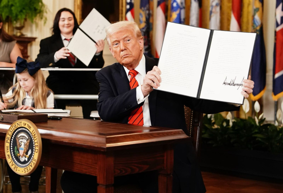 Trump orders a plan to dismantle the Education Department while keeping some core functions