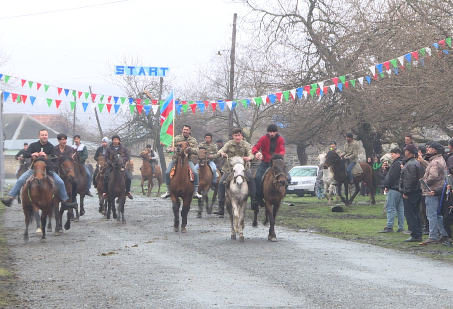 Bu kənddə at yarışları el bayramına çevrilir