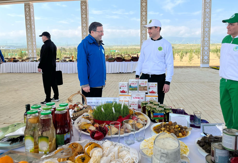 Präsident von Turkmenistan besucht aserbaidschanischen Pavillon im Berzengi Sanatorium