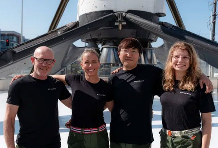 Пилотируемый корабль SpaceX впервые совершит орбитальный полет над полюсами Земли