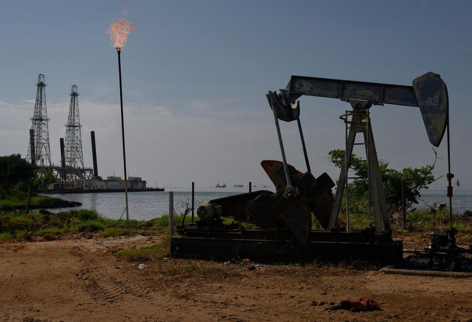 Donald Trump annonce des droits de douane contre tous les pays achetant du pétrole vénézuélien