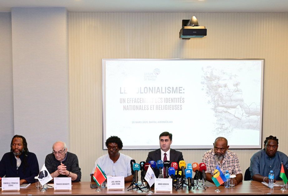 En vísperas de la conferencia internacional en Bakú, los activistas de las colonias de Francia y los Países Bajos respondieron a las preguntas de los sujetos de los medios de comunicación