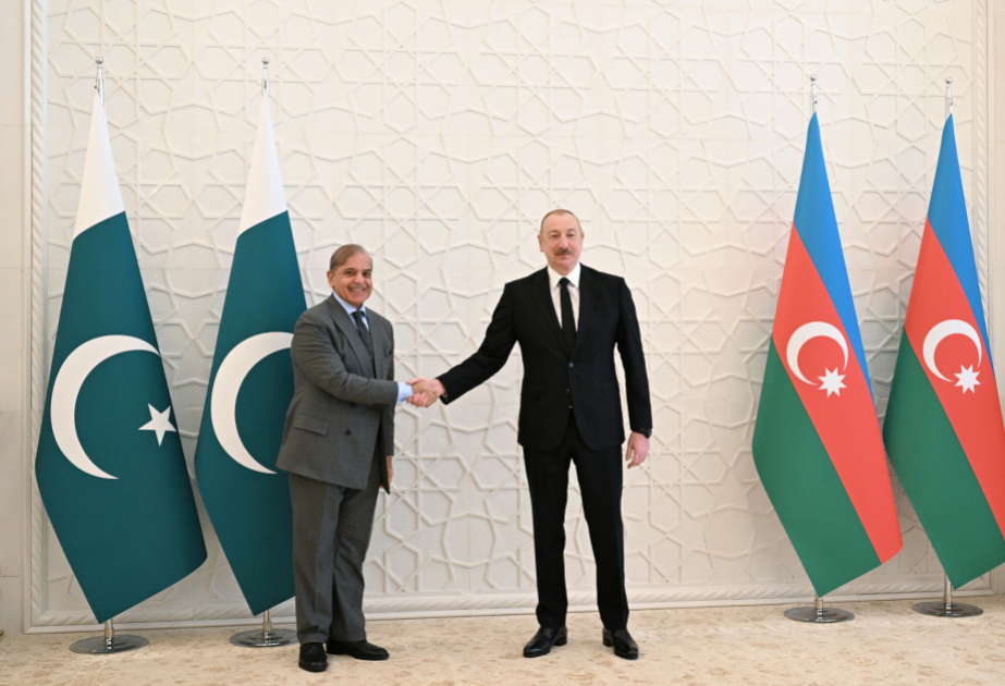 Se mantuvo una conversación telefónica entre el Presidente de Azerbaiyán y el Primer Ministro de Pakistán