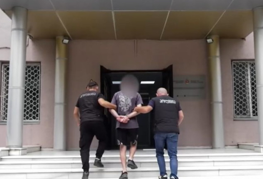 Tbilisidə polisin avtomobilini zədələyən Rusiya vətəndaşı saxlanılıb