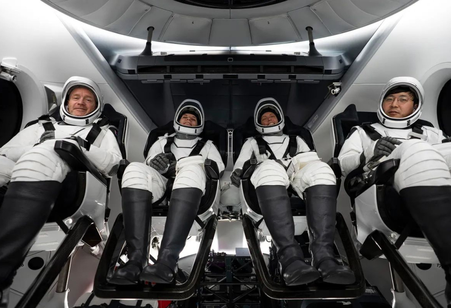 U.S. launches 1st human spaceflight mission to Earth's polar regions