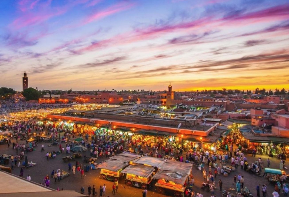 Un match d'exhibition sur la place Jemaa el-Fna en marge du 39è édition du Grand Prix Hassan II de tennis