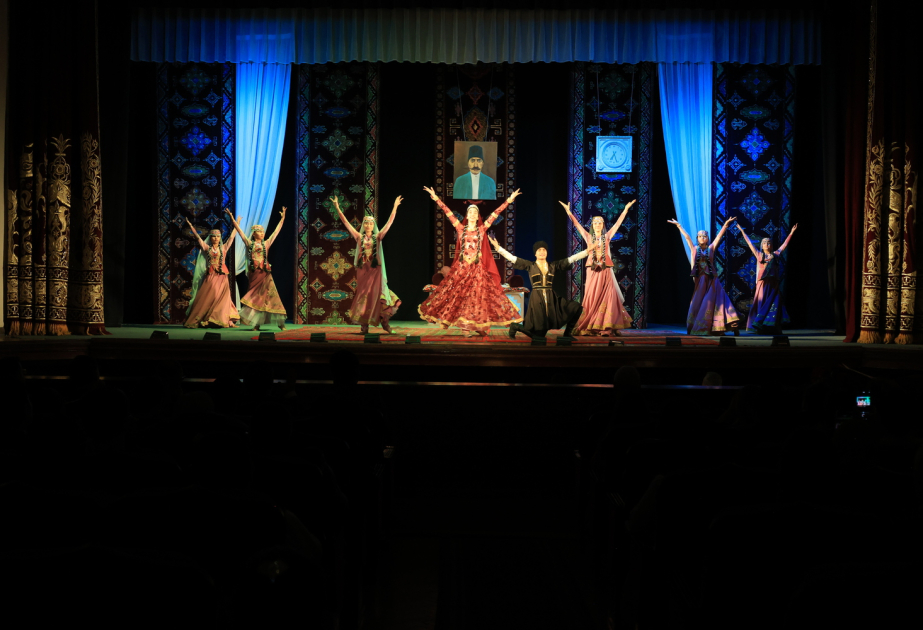 Azərbaycan ilk dəfə Özbəkistanda beynəlxalq teatr həftəliyində təmsil olunub VİDEO