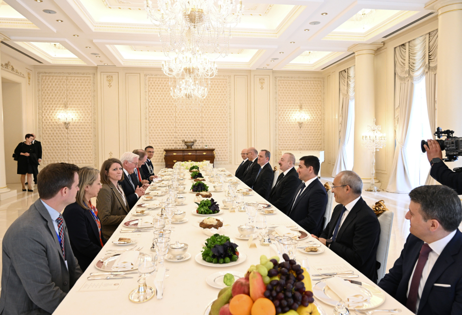 Prezident İlham Əliyevin adından Almaniya Prezidentinin şərəfinə rəsmi nahar verilib