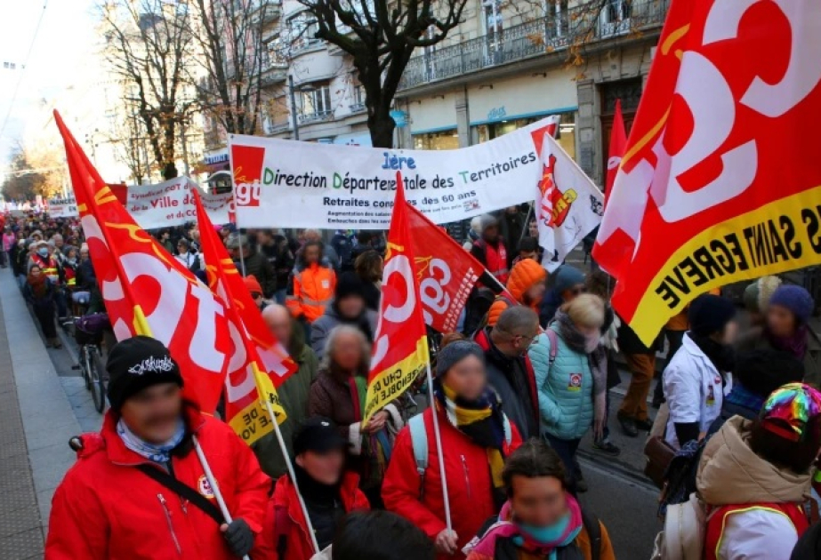 Fransada dövlət sektoru işçiləri tətil elan ediblər