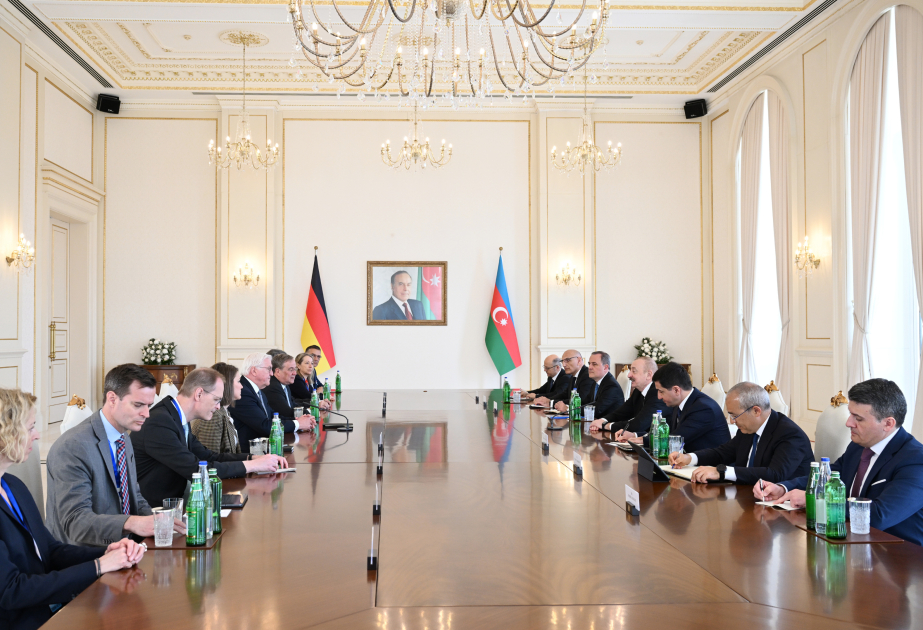 Präsident Ilham Aliyev und Bundespräsident Frank-Walter Steinmeier treffen sich in erweitertem Format AKTUALISIERT VIDEO