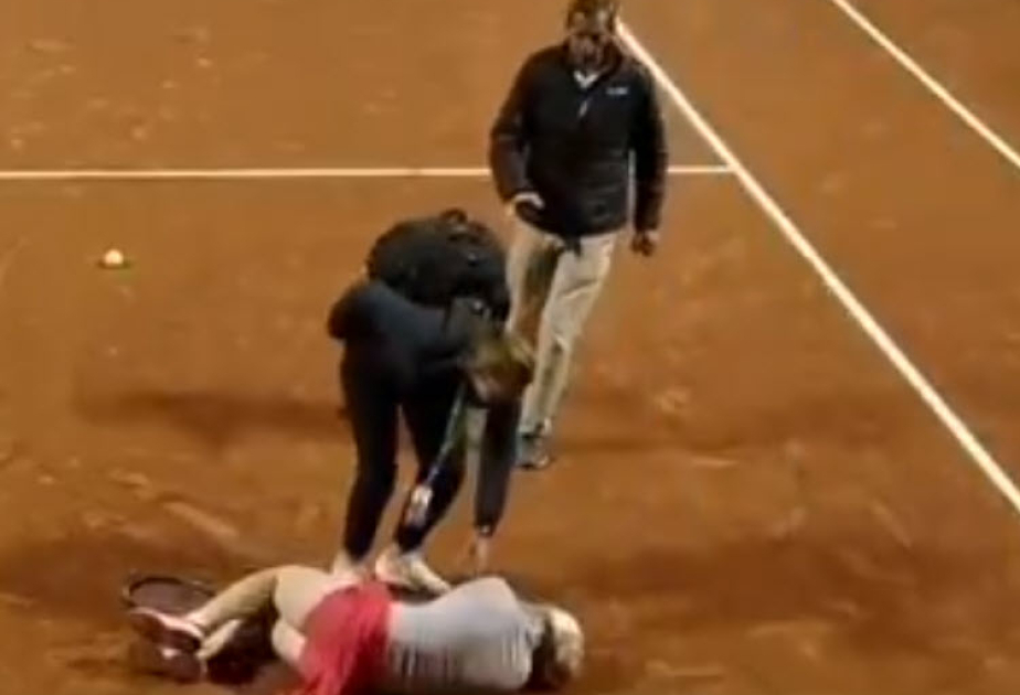 Britaniyalı tennisçi oyun zamanı huşunu itirib