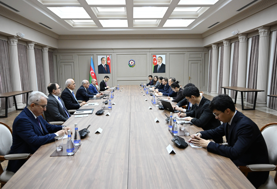 Prime Minister Ali Asadov meets with CPC Central Committee delegation