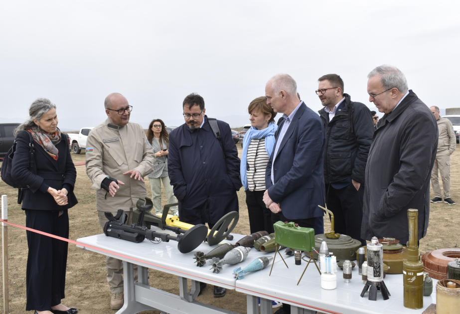 Representantes de la Unión Europea se familiarizaron con las actividades de desminado en Aghdam