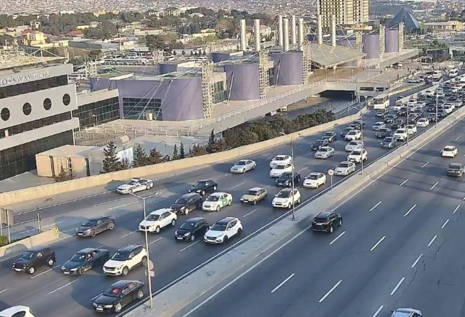 Bakıda bir sıra yollarda sıxlıq müşahidə olunur -  SİYAHI