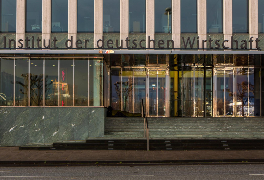 Institut der Deutschen Wirtschaft: ”Deutschland drohen 200 Milliarden Kosten durch US-Zollpläne”