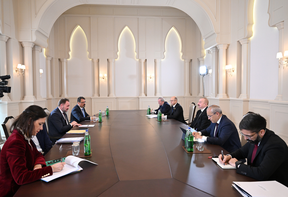 الرئيس إلهام علييف يستقبل المفوض الأوروبي لشؤون الطاقة والمرافق العامة – تــحــديــث