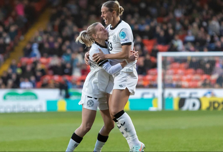 Fußball: DFB-Frauen holen klaren Sieg in Schottland