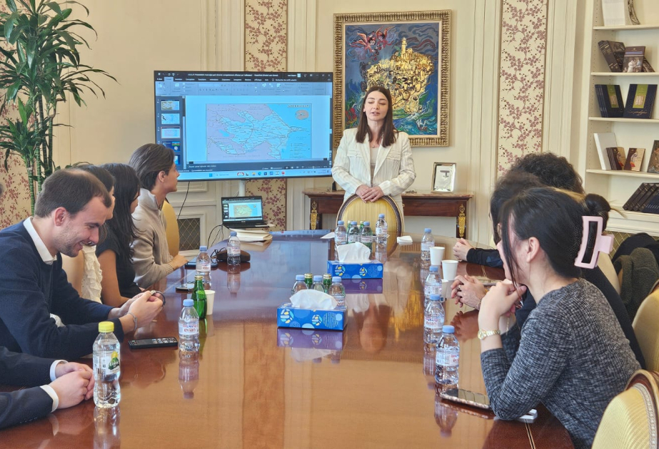 Los estudiantes del Instituto Sciences Po de París fueron informados sobre las realidades de la región