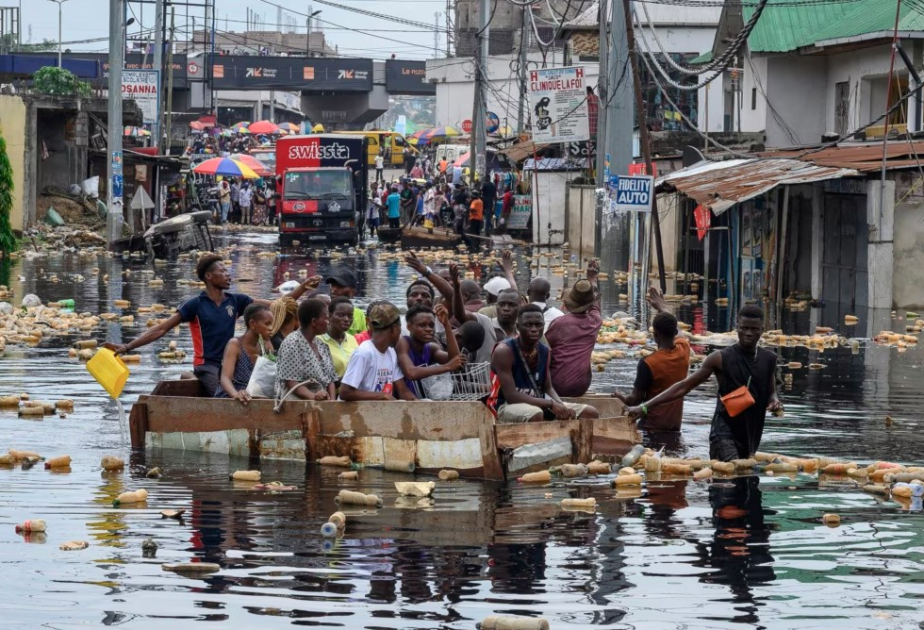Around 30 dead in DR Congo capital flooding, authorities say
