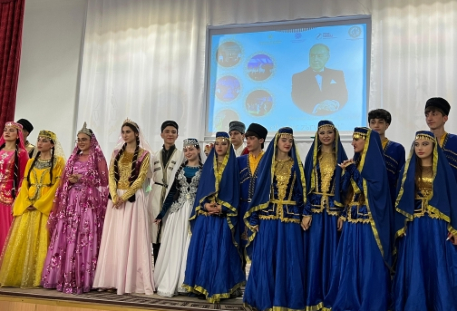 UNEC nəzdində Sosial İqtisad Kollecin tələbələri respublika turunun qalibi olublar