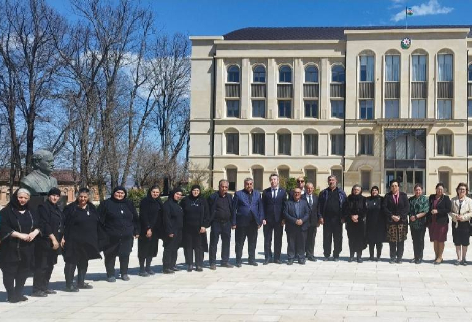 YAP Bərdə rayon təşkilatının kollektivi şəhid ailələri ilə birgə Şuşa, Xocalı və Xankəndiyə səfər ediblər