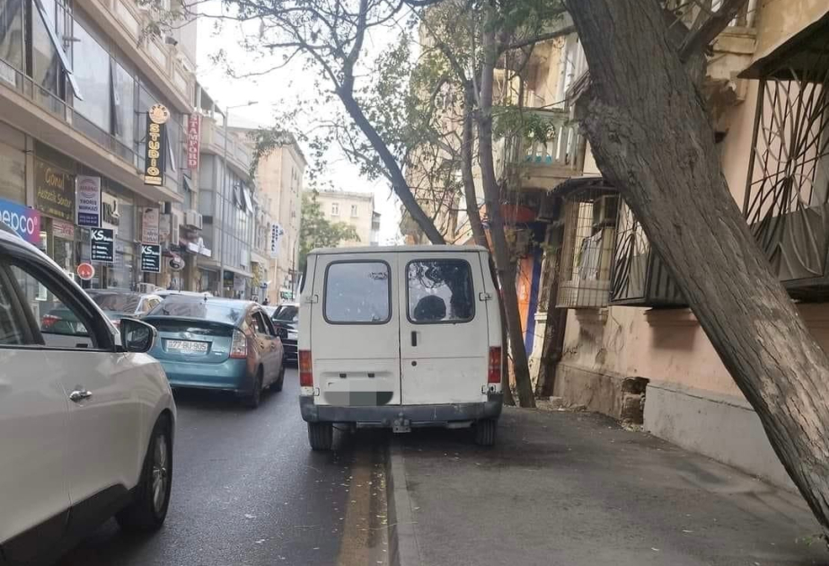 Yol polisi: Avtomobillərin səkilərdə park edilməsi yol-nəqliyyat hadisələri üçün zəmin yaradır