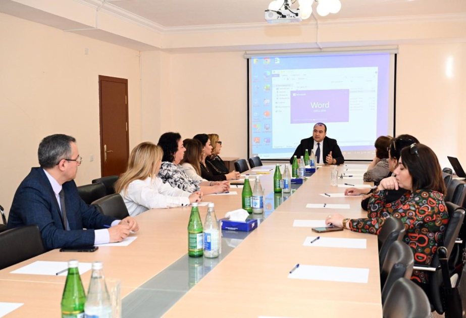 Təhsilverənlər üçün təlimin keçirilməsi qaydaları ilə bağlı müzakirə aparılıb