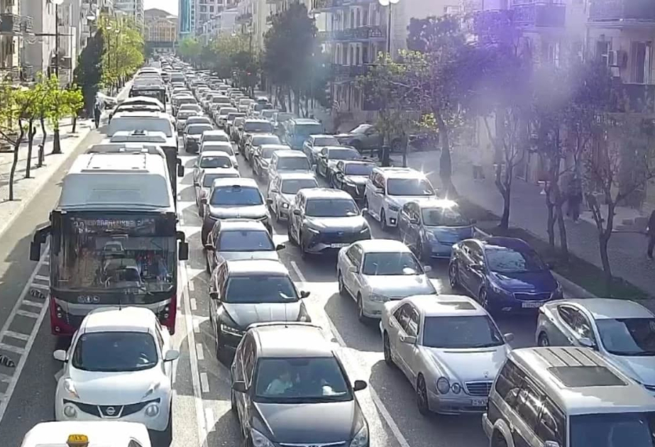 Bakıda bir sıra yollarda sıxlıq müşahidə olunur - SİYAHI