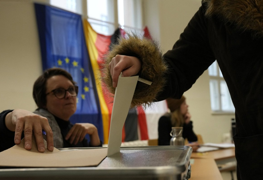 Estoniya Prezidenti rusların və belarusların seçkilərdə iştirakına qoyulan qadağanı təsdiqləyib