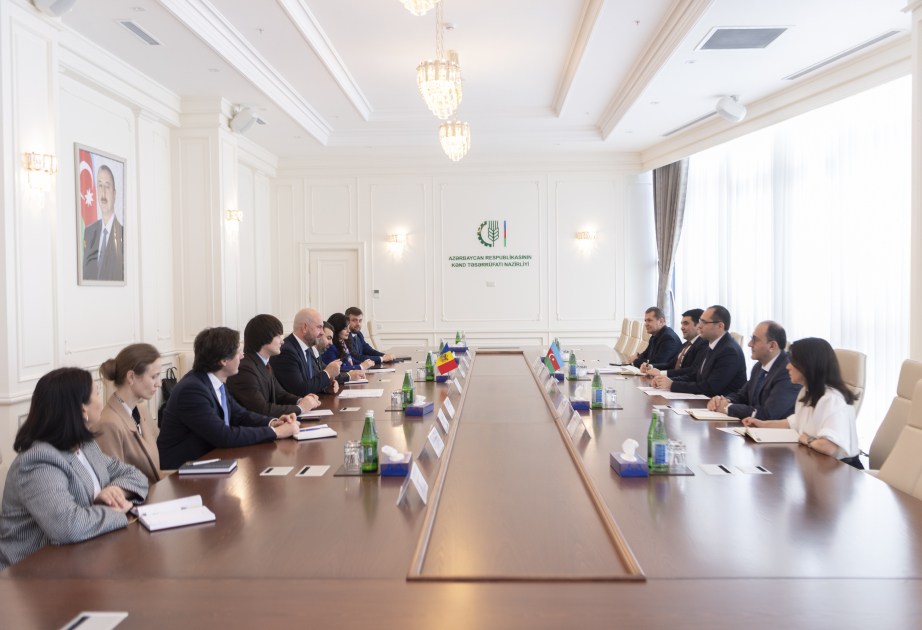 Kənd təsərrüfatı naziri Məcnun Məmmədov Moldova nümayəndə heyəti ilə görüşüb