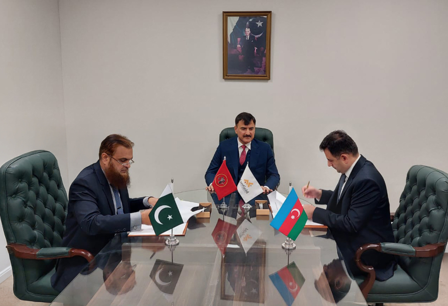 Подписаны документы о сотрудничестве между ЗАО AzerGold и компанией Frontier Works Organization