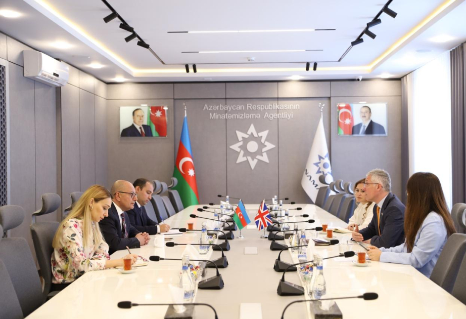 Azerbaiyán y Reino Unido exploran perspectivas de cooperación en desminado