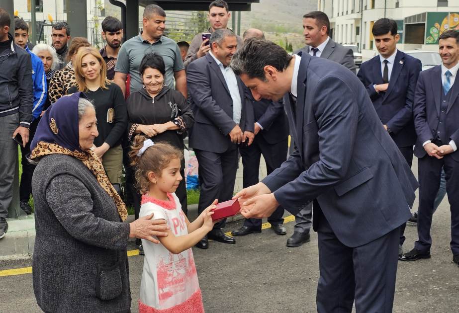 Les 54 familles retournées au village de Sougovouchan reçoivent les clés de leurs nouvelles maisons