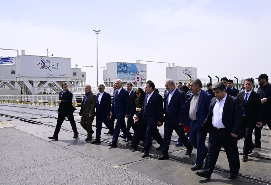 Azərbaycan və İran nümayəndə heyətləri Bakı Beynəlxalq Dəniz Ticarət Limanına baxış keçiriblər