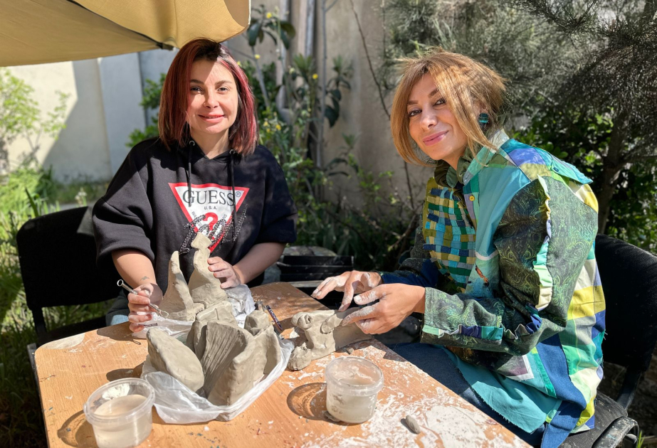 В Баку завершился скульптурный воркшоп «Золотая нить»