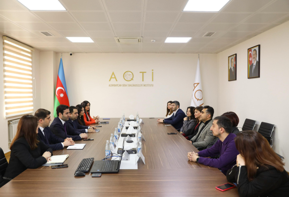 Ekspertlər AQTİ-nin laboratoriyaları ilə tanış olublar