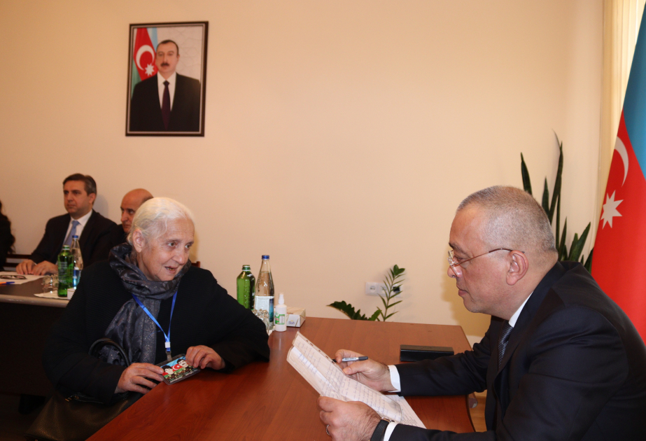 ADSEA sədri Şəmkirdə vətəndaşların müraciətlərini dinləyib