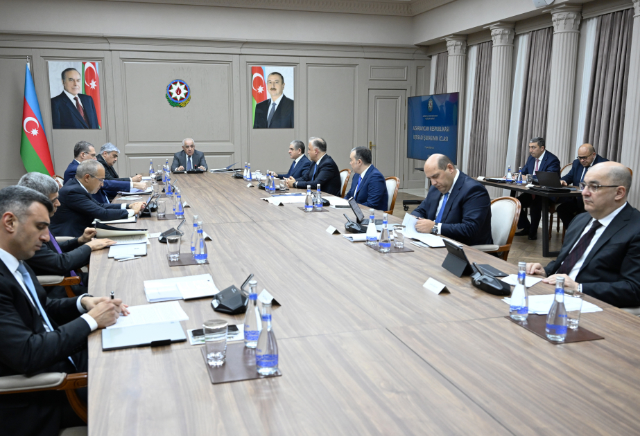 İqtisadi Şuranın növbəti iclası keçirilib