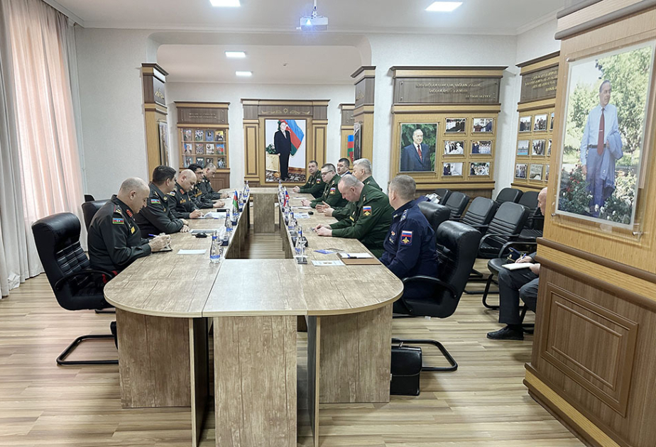 Se discuten las perspectivas de cooperación entre Azerbaiyán y Rusia en el campo de la educación militar