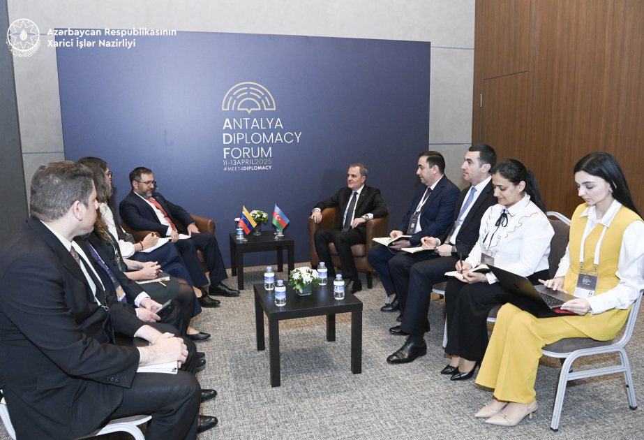 Azerbaiyán y Venezuela exploran vías para ampliar su cooperación bilateral