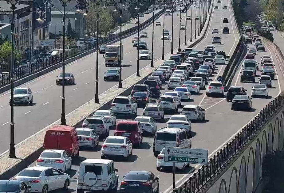 Mərkəz və metronun “20 Yanvar” stansiyası istiqamətində sıxlıq yaranıb