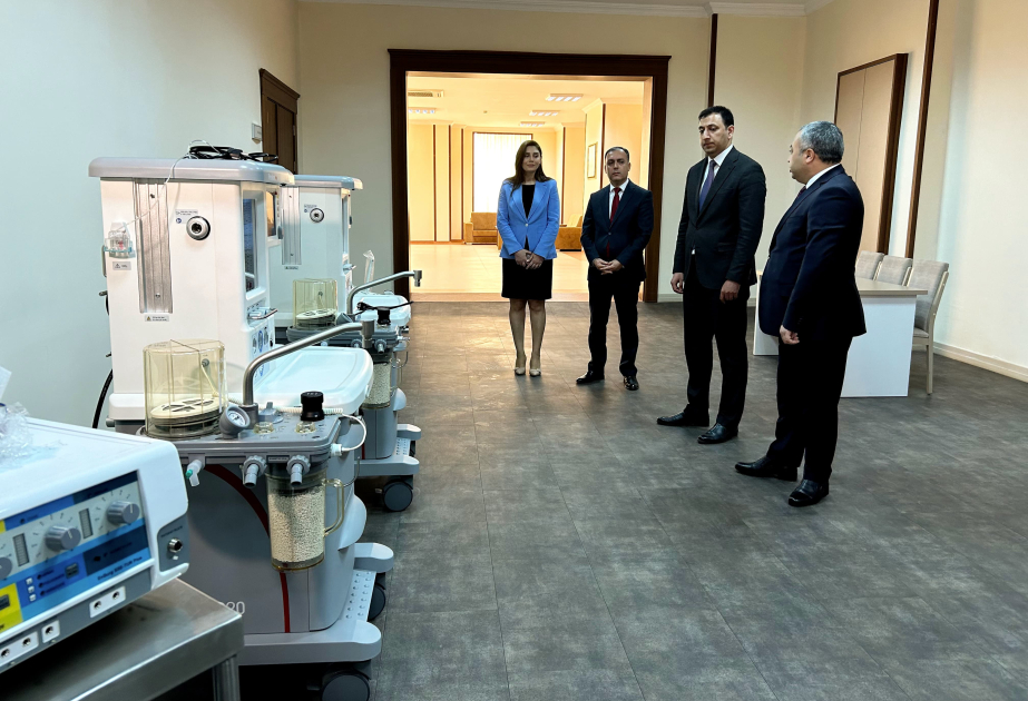 Naxçıvanda mərkəzi xəstəxanalara yeni tibbi avadanlıqlar verilib