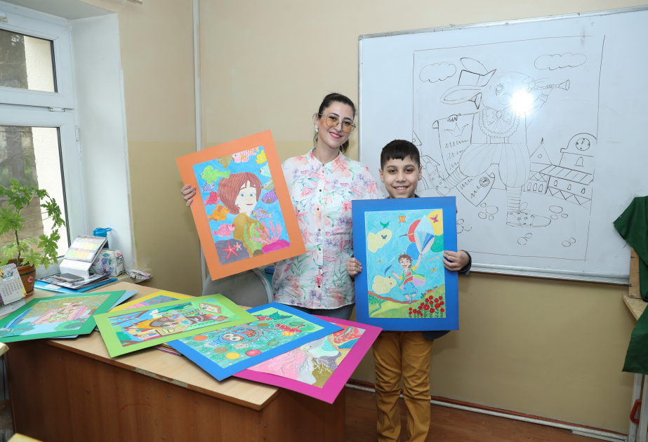 Rənglərin dili ilə danışan autizmli bir uşaq bəzən min sözlə deyilməyən hissləri çatdıra bilər - MÜSAHİBƏ