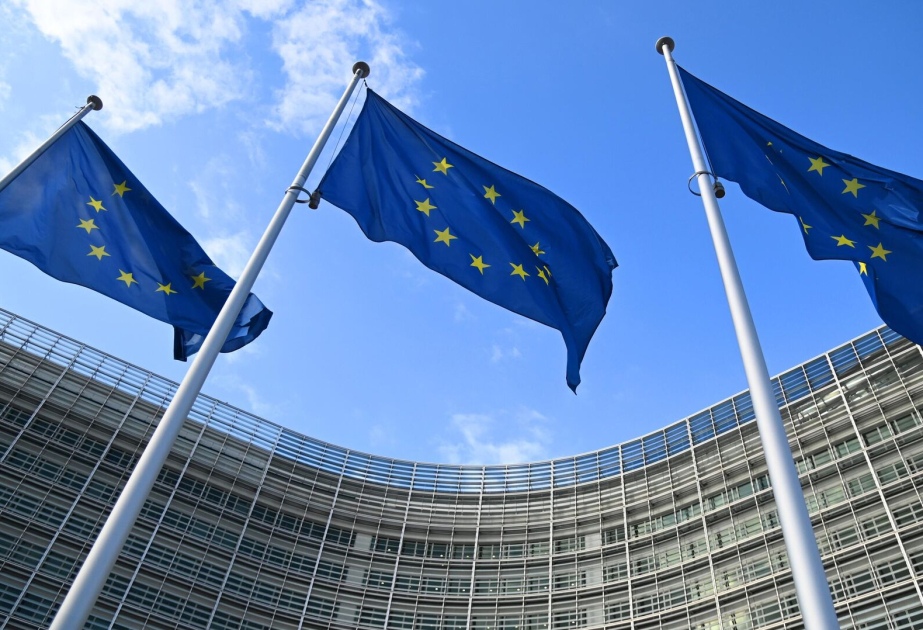 “Politico”: Brüssel Macarıstanın veto hüququndan yan keçməyin yolunu axtarır