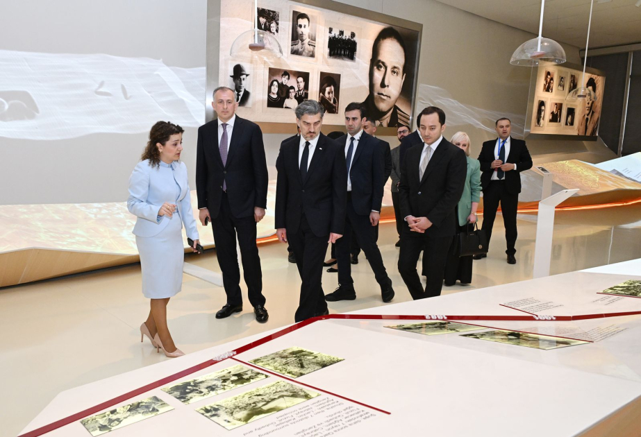 Georgian President visits Heydar Aliyev Center